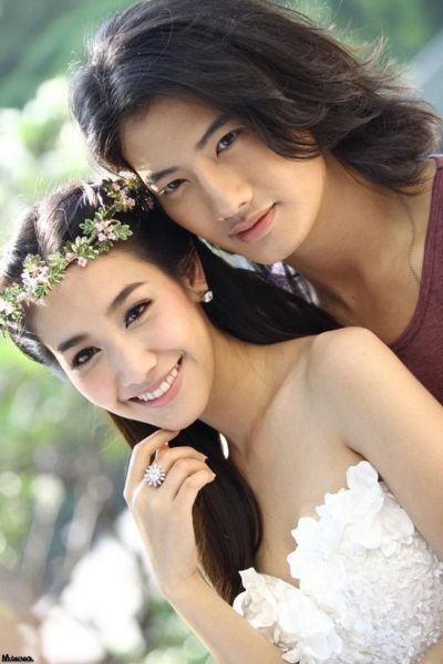 เตรียมฮา! มีน-เป้ นำทีมดารา บวงสรวง ซินเดอเรลล่ารองเท้าแตะ