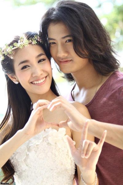 เตรียมฮา! มีน-เป้ นำทีมดารา บวงสรวง ซินเดอเรลล่ารองเท้าแตะ