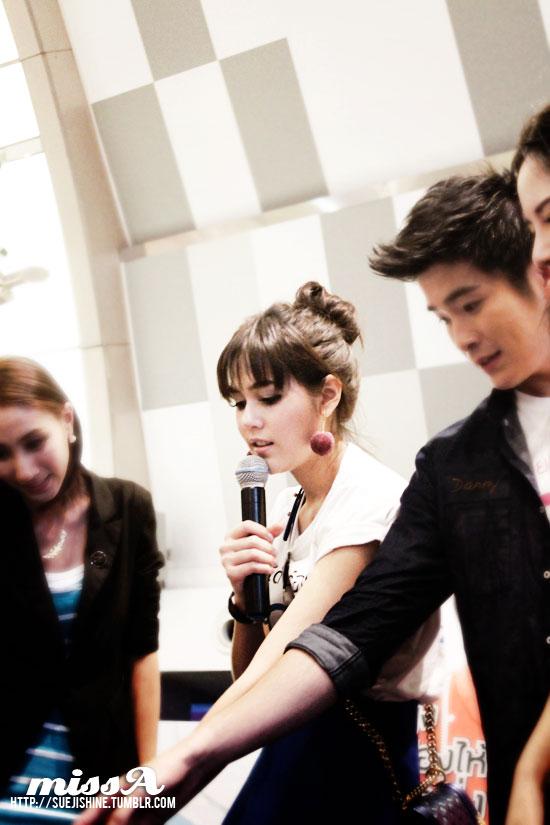 ชมพู่ อารยา โปรโมตหนังคุณนายโฮ