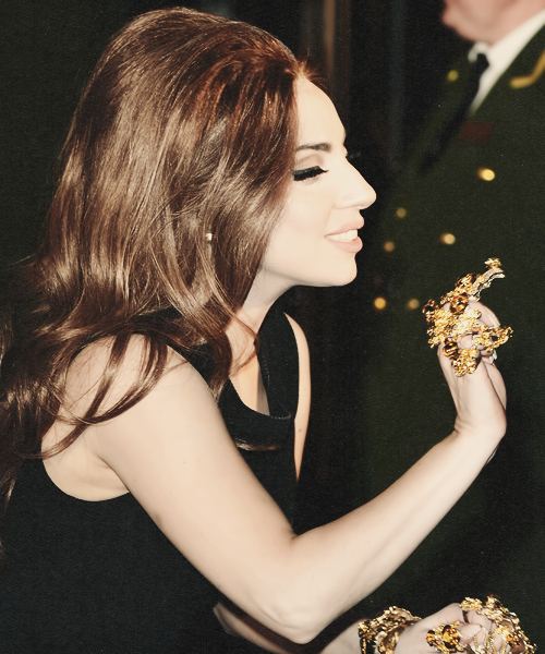 แฟชั่นของสาวซ่าสุดจี๊ด "เลดี้กาก้า" ตลอดปี 2012