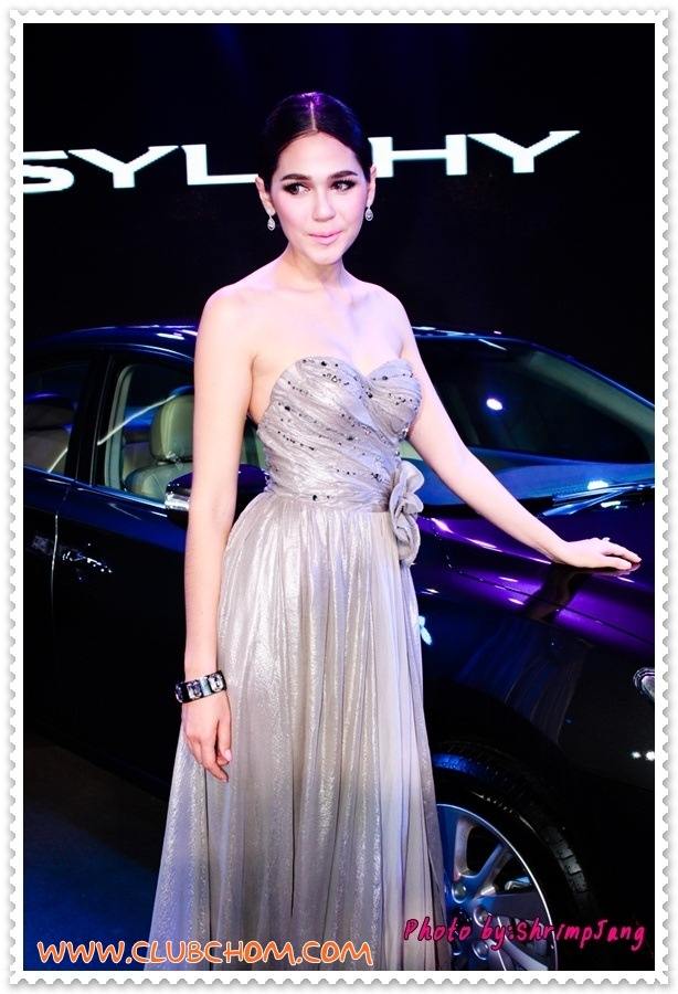 อั้ม+ชมพู่+พลอย กับ รถ คันหรูๆ ของ สาว เริ่ดๆ