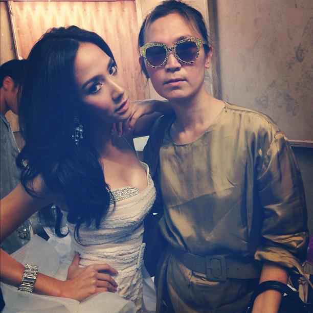 "สวนดุสิตโพล 2555 "อั้ม-เคน" ถูกยกให้เป็นที่สุดของดารายอดนิยมของมหาชนโดยไม่ต้องมีการจัดอันดับ"