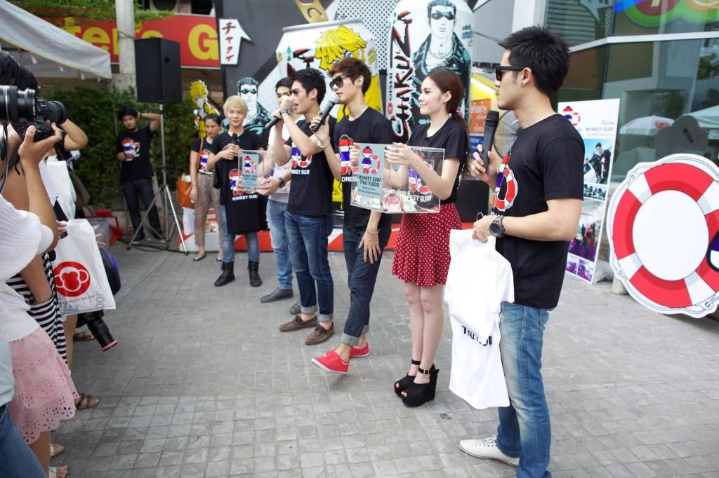 สเตฟานี เลอร์ช สาวน้อย น่ารัก สดใส ขาวโอโม่