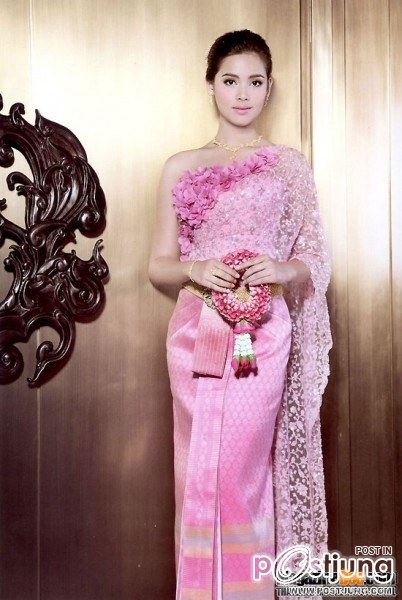 ญาญ่า มิ้นต์ คิม มาร์กี้ ในชุดไทย