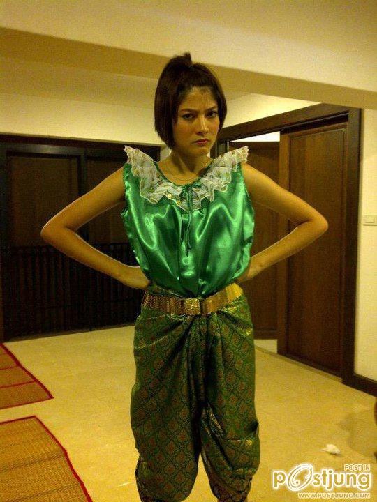 ญาญ่า มิ้นต์ คิม มาร์กี้ ในชุดไทย