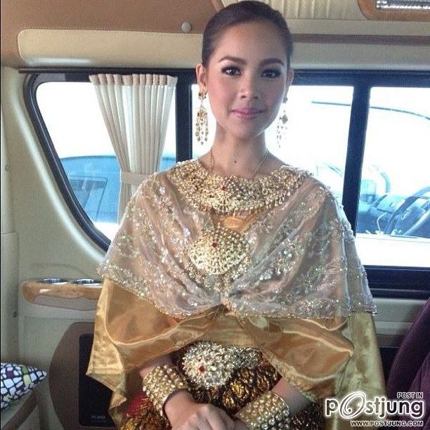 ญาญ่า มิ้นต์ คิม มาร์กี้ ในชุดไทย
