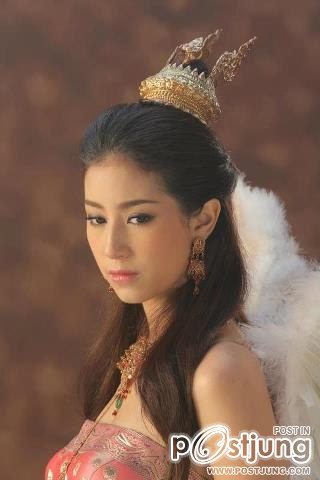 ญาญ่า มิ้นต์ คิม มาร์กี้ ในชุดไทย