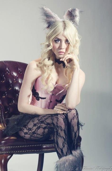 สวัสดีปีใหม่ 2013 ขะเพื่อนๆ  by Allison Harvard