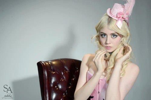 สวัสดีปีใหม่ 2013 ขะเพื่อนๆ  by Allison Harvard