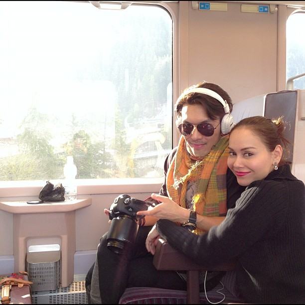 หวานชื่น! อั้ม ควง นัท สวีทกลางหิมะในสวิตเซอร์แลนด์