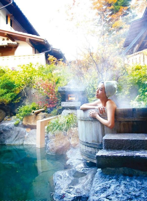 พิชญ์สินี ตันวิบูลย์ @ เพื่อนเดินทาง vol.34 no.397 January 2013