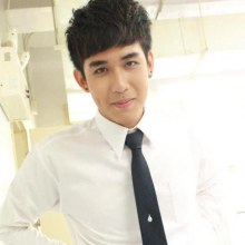 หนุ่ม  มฟล 