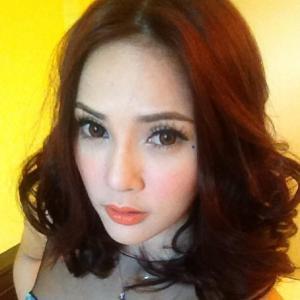 อุ้ม ลักขณา โพสต์แจงศัลยกรรม ยัน ไม่ได้ทำทั้งหน้า