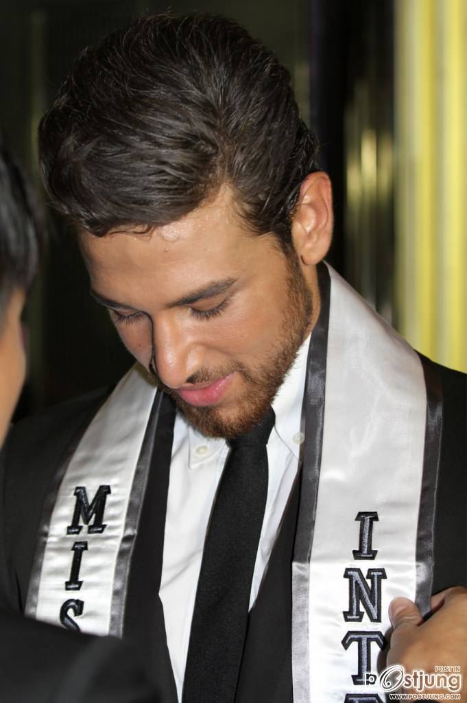 หล่อเข้มดี