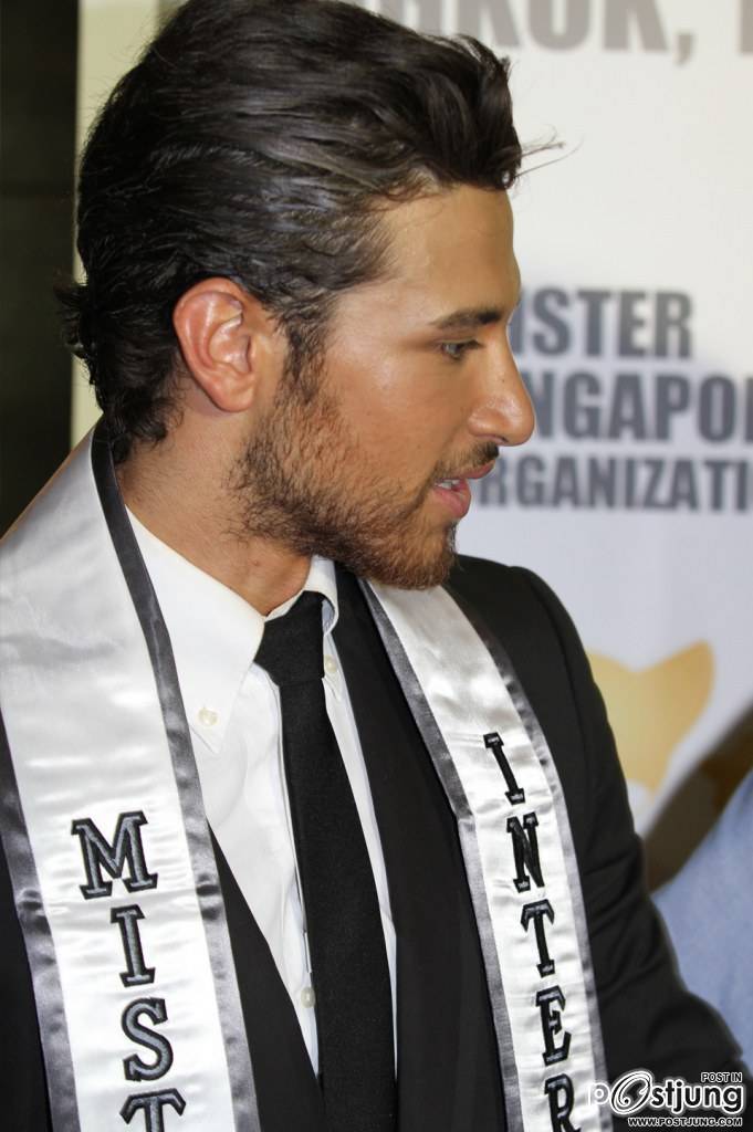 หล่อเข้มดี