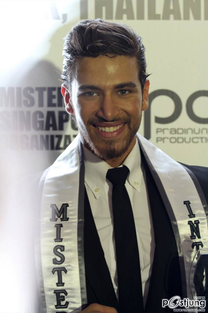 หล่อเข้มดี