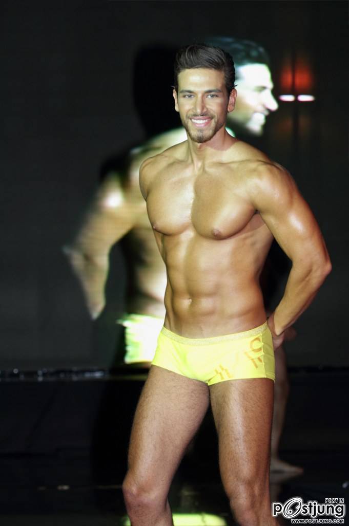 หล่อเข้มดี