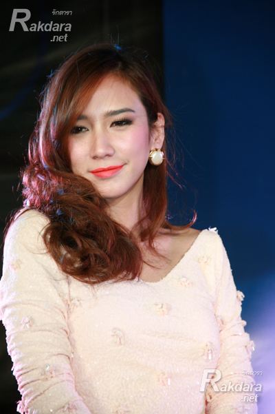 รอยยิ้มของซุปตาร์สาวสวย "อั้ม พัชราภา" ชั่งเริศอะไรขนาดนี้