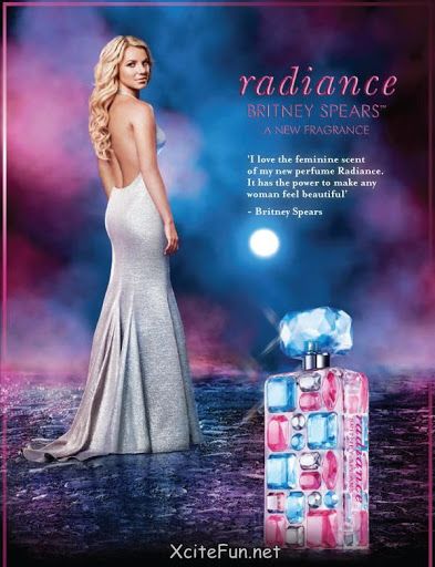 น้ำหอม : นักร้องสาว Hollywood