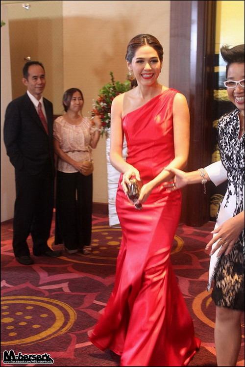 ชมพู่ อารยา กับแฟชั่นสุดเริ่ดดดด