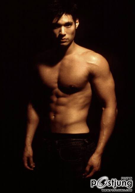 นายแบบชื่อ คริสป่าวหล่อดี