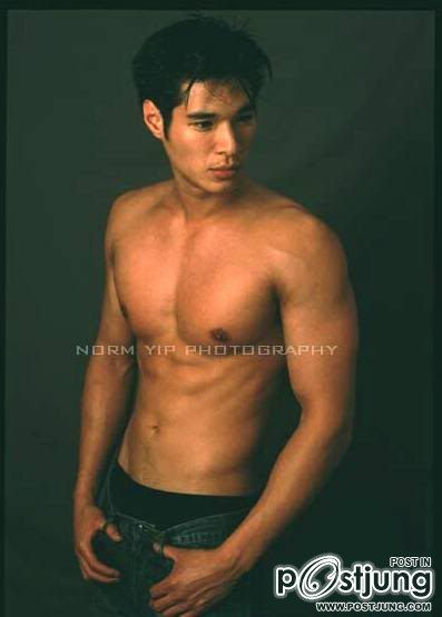 นายแบบชื่อ คริสป่าวหล่อดี