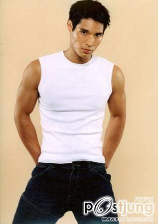 นายแบบชื่อ คริสป่าวหล่อดี