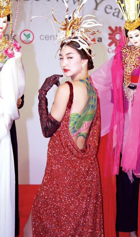 แพนเค้ก เขมนิจ ชุดแดงแร๊งงงง