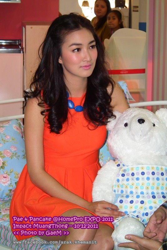 แพนเค้ก เขมนิจ ชุดแดงแร๊งงงง