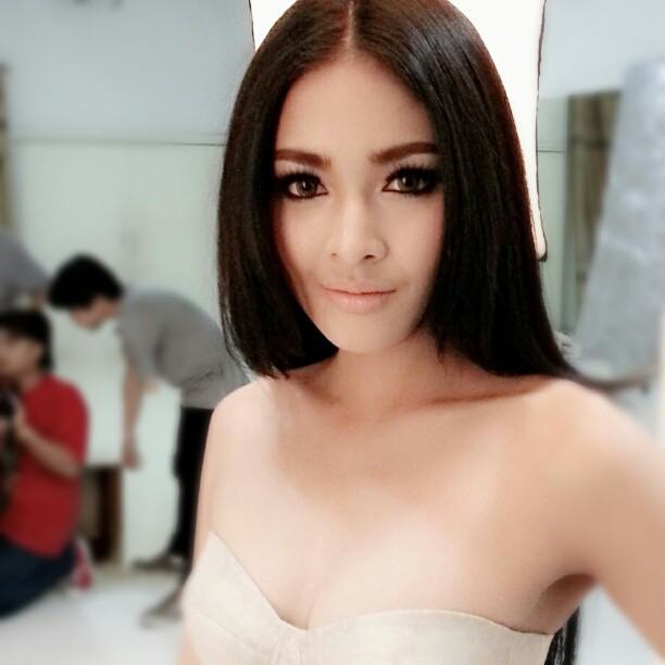 ปุ๊กลุ๊ก ฝนทิพย์  อวดความสวยผ่านInstagram