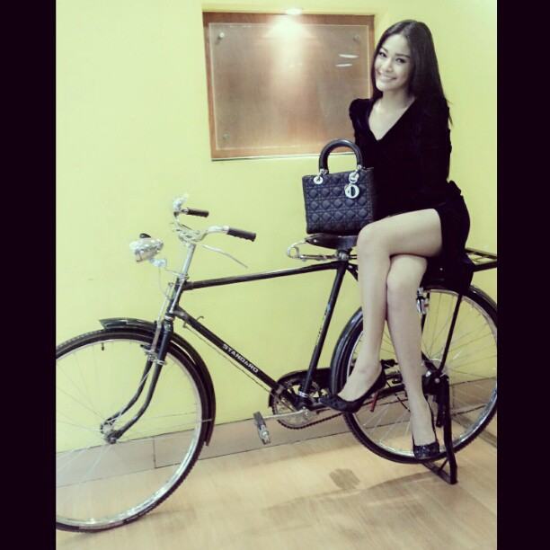 ปุ๊กลุ๊ก ฝนทิพย์  อวดความสวยผ่านInstagram