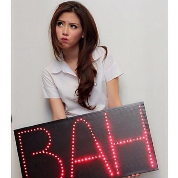 ใบเฟิร์น  พิมพ์ชนก ใส่ชุดนักศึกษา น่ารักมากกกก