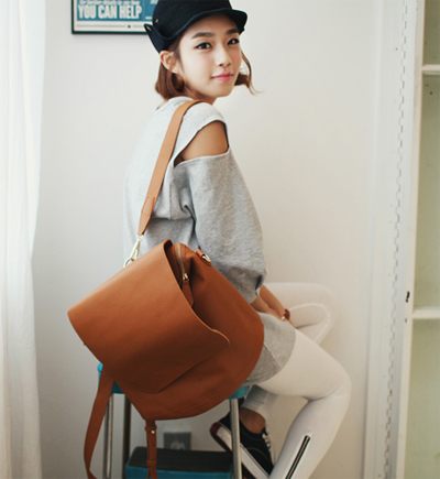 แฟชั่น กระเป๋าสะพายหลังดีไซน์เก๋ เทรนด์ฮิต 2013