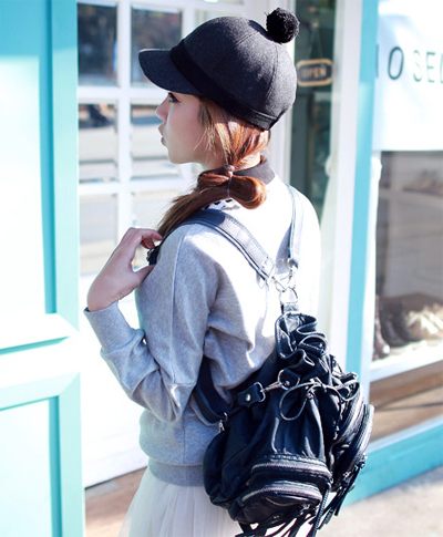 แฟชั่น กระเป๋าสะพายหลังดีไซน์เก๋ เทรนด์ฮิต 2013