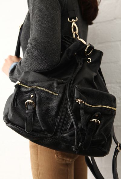 แฟชั่น กระเป๋าสะพายหลังดีไซน์เก๋ เทรนด์ฮิต 2013