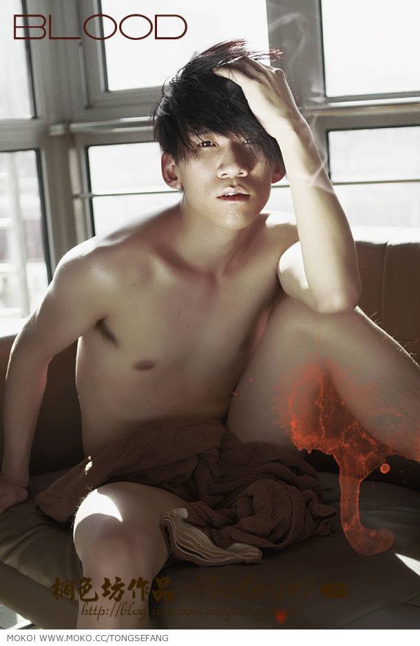 Sexy Chinese Boy! in the bed.