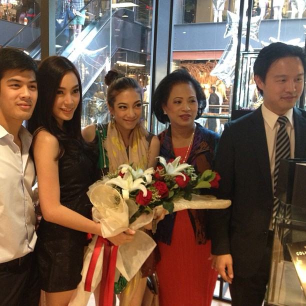 ดเต็ม! ทัพดาราร่วมงานเปิดตัว สยาม เซ็นเตอร์