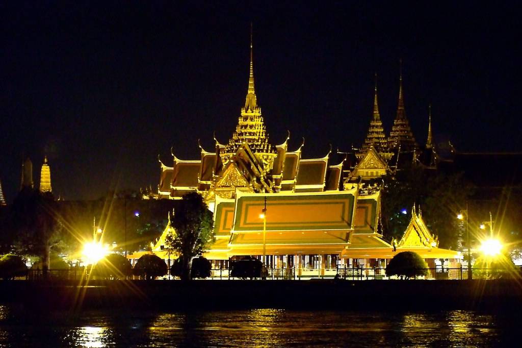 พระบรมมหาราชวัง ไทย