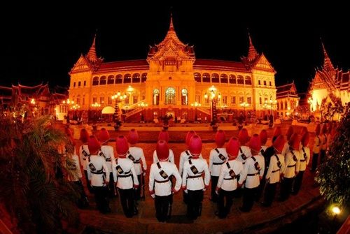 พระบรมมหาราชวัง ไทย