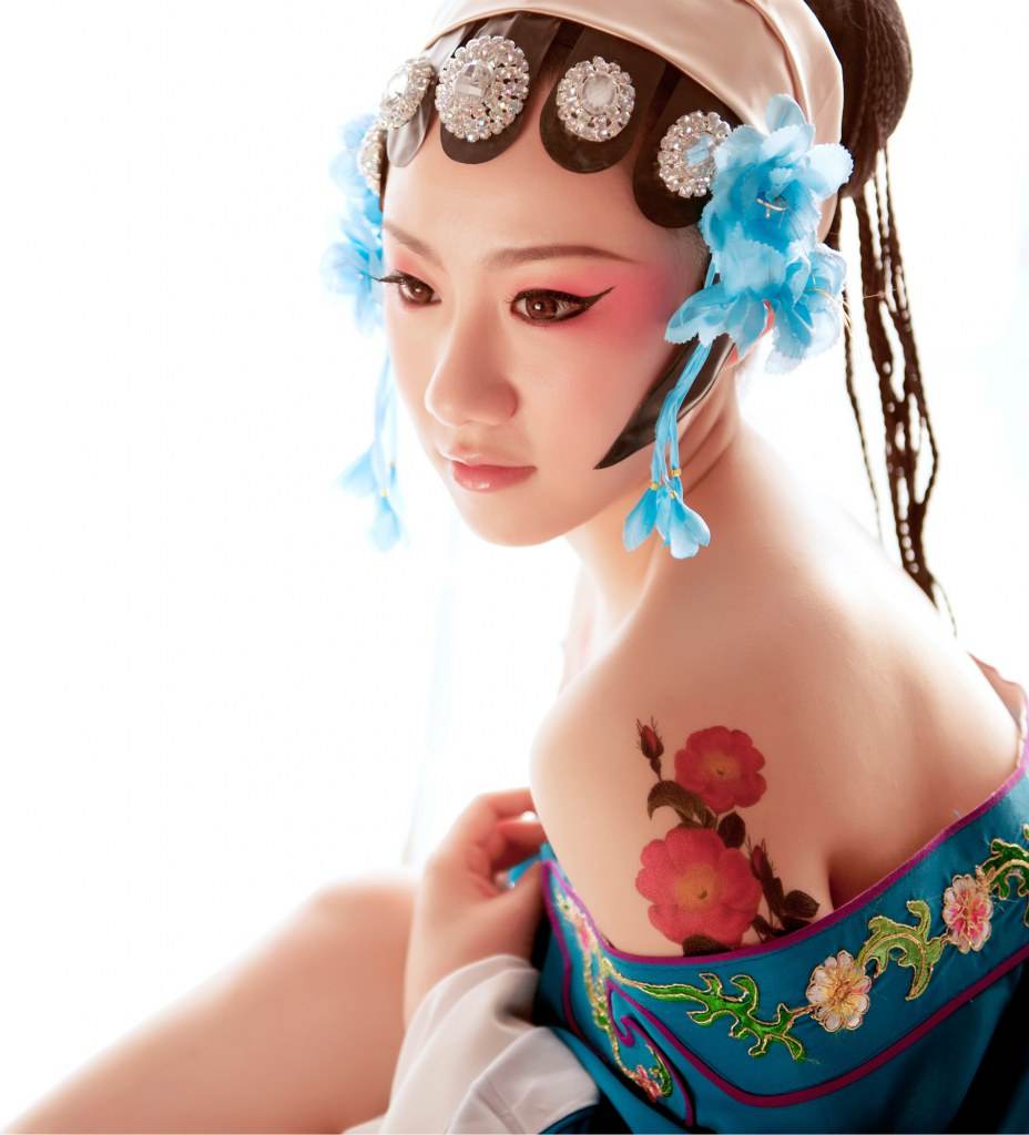 สาวจีน สาวสวย แต่งสไตล์งิ้ว เซ็กซี่เกินห้ามใจ