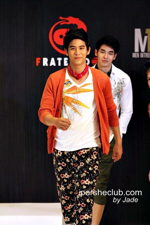 พอร์ชเดินแบบ@Men's Hall สยามพารากอน 10012013 วันที่ 10-01-13