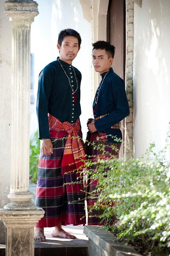 หนุมสาวชาวอีสาน