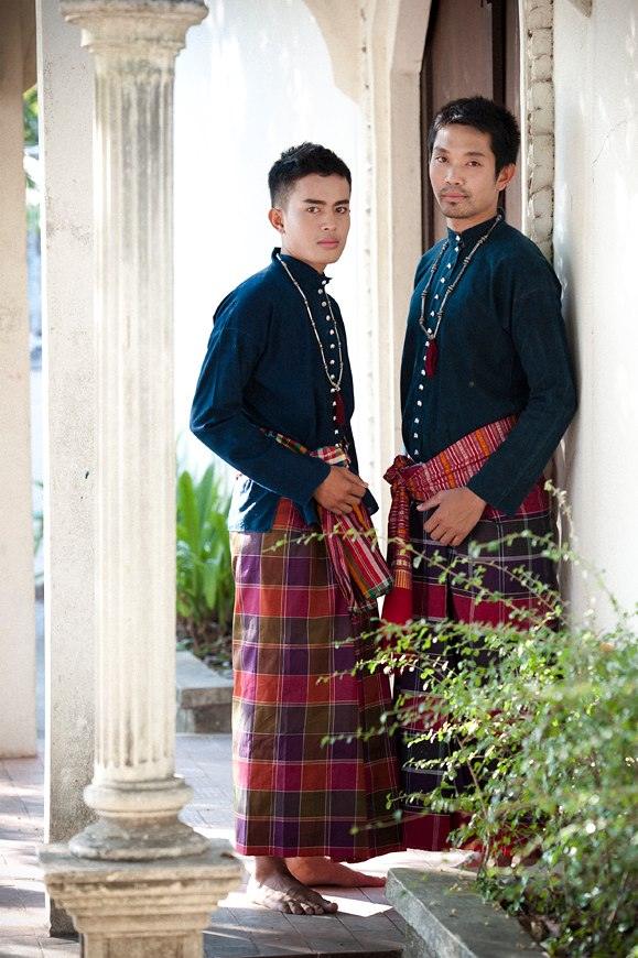 หนุมสาวชาวอีสาน