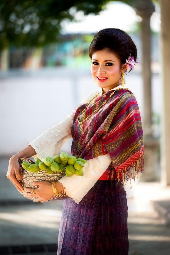 หนุมสาวชาวอีสาน