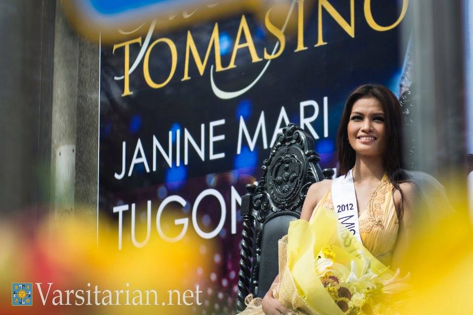 รองนางงามจักรวาล 2012 กลับบ้านเกิด