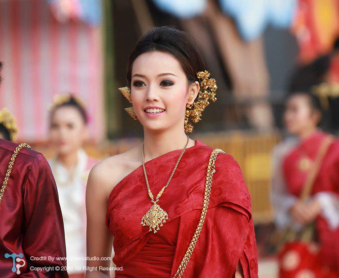 เพจสมาคมนิยมสาวชุดไทย