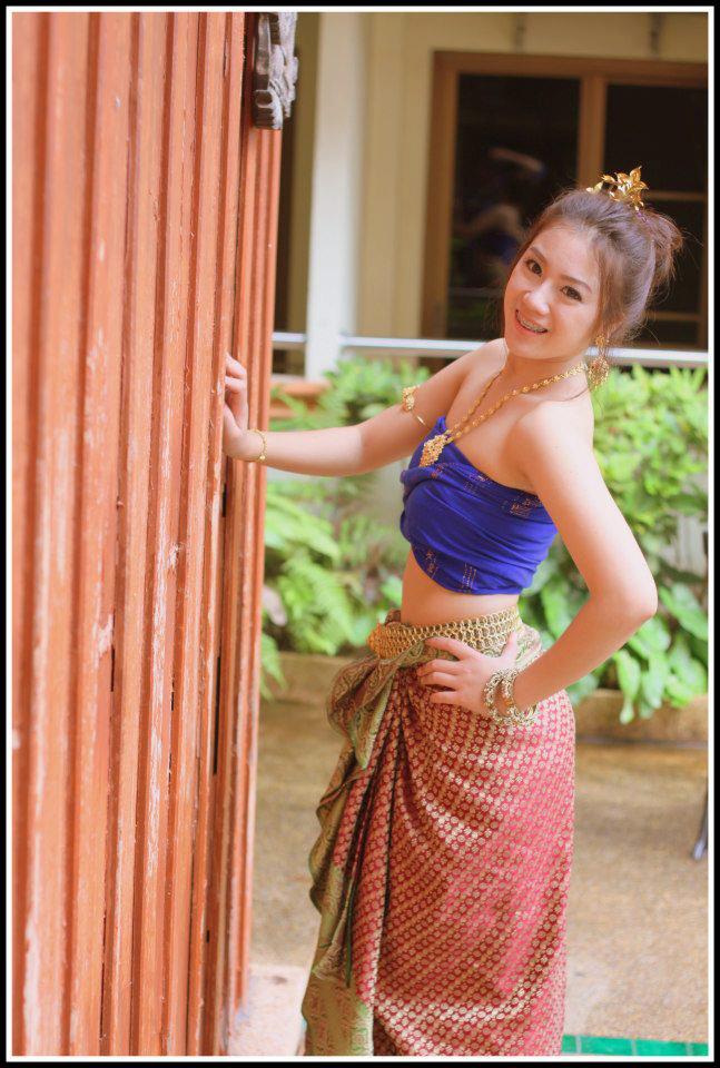 เพจสมาคมนิยมสาวชุดไทย