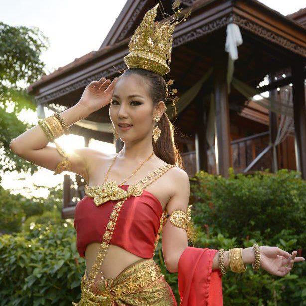 เพจสมาคมนิยมสาวชุดไทย