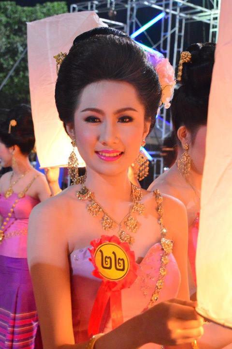 เพจสมาคมนิยมสาวชุดไทย