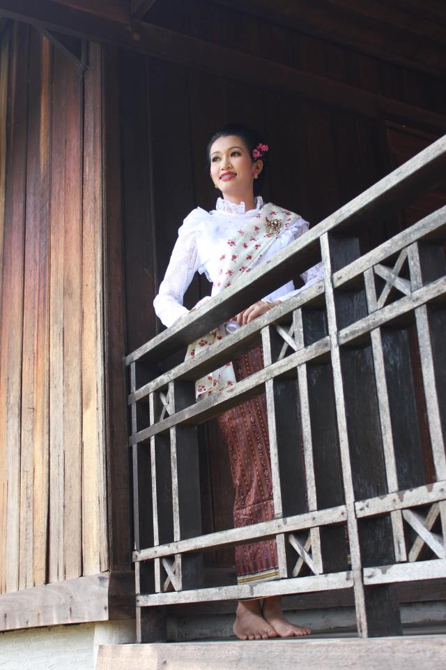 ผู้บ่าว ผู้สาว ผู้ดีอีสาน